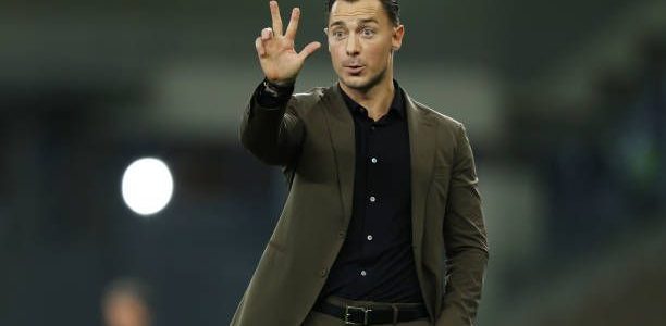 يايسله: أريد البقاء مع الأهلي.. واللحاق بالنصر صعب